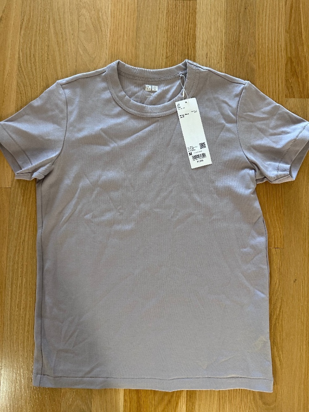 Uniqlo U t-shirt size S NWT